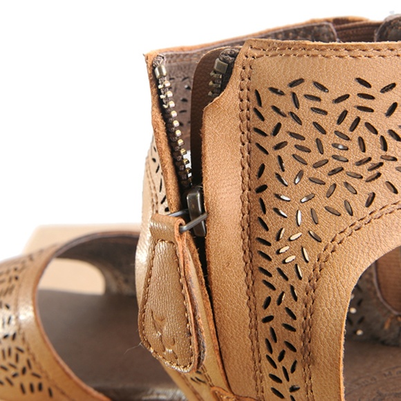 Gee WaWa Precilla Sandal - Picture 4 of 4
